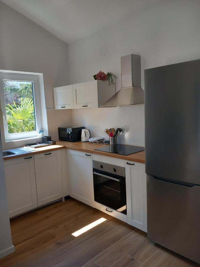 Apartmani Luni Premantura Ngoại thất bức ảnh