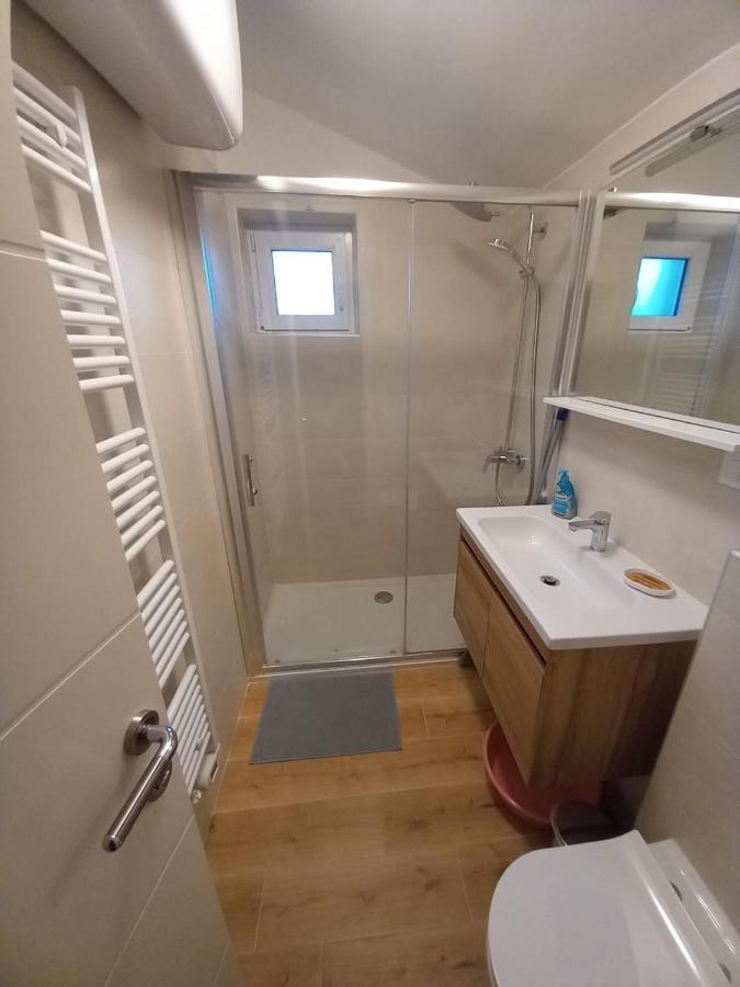 Apartmani Luni Premantura Ngoại thất bức ảnh