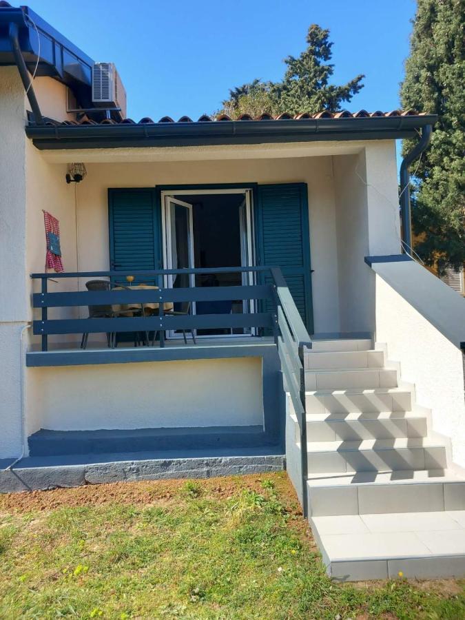 Apartmani Luni Premantura Ngoại thất bức ảnh