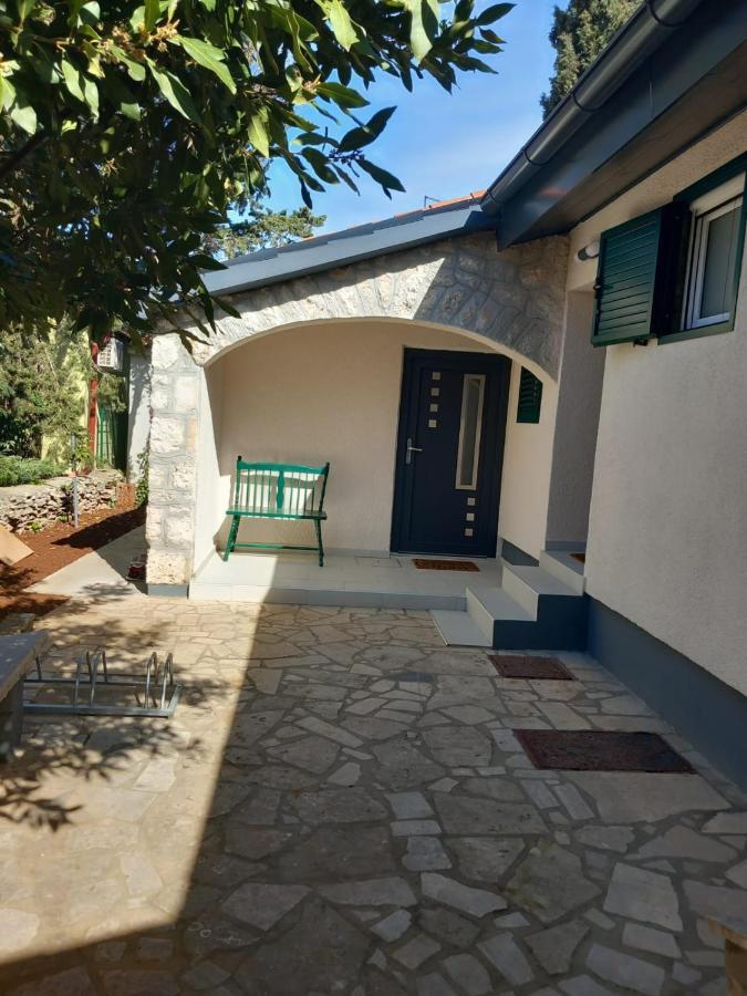 Apartmani Luni Premantura Ngoại thất bức ảnh